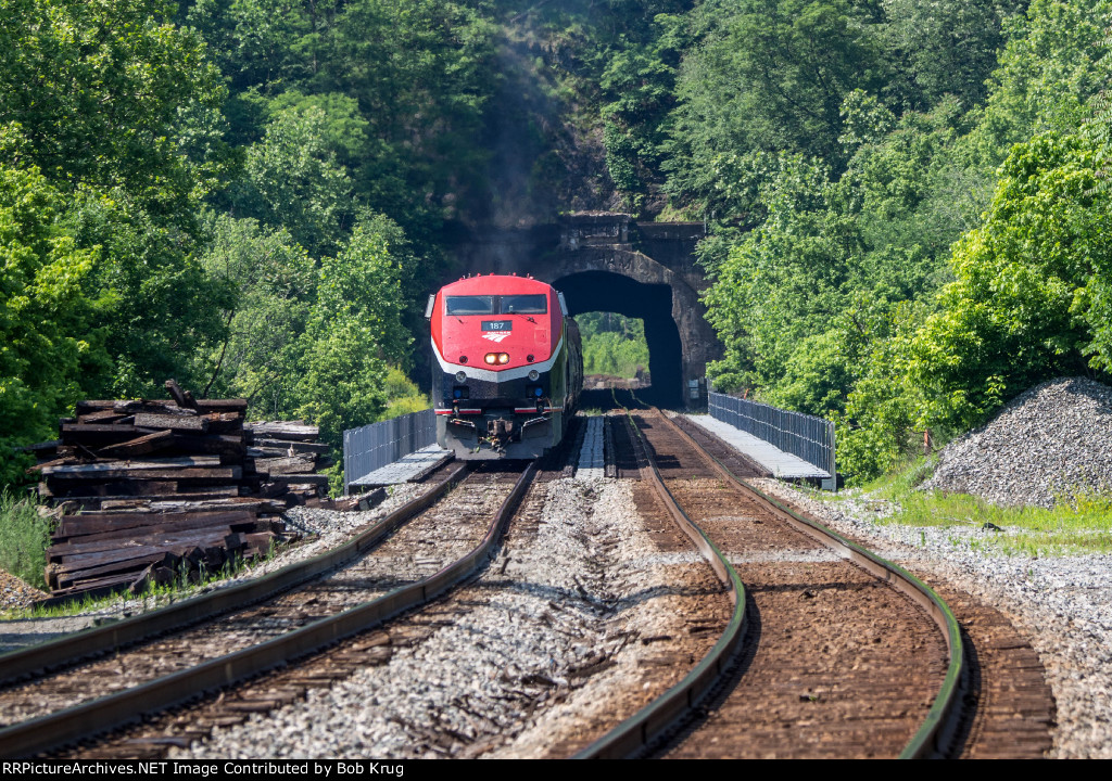 AMTK 187 leads the Floridian through Graham Tunnel